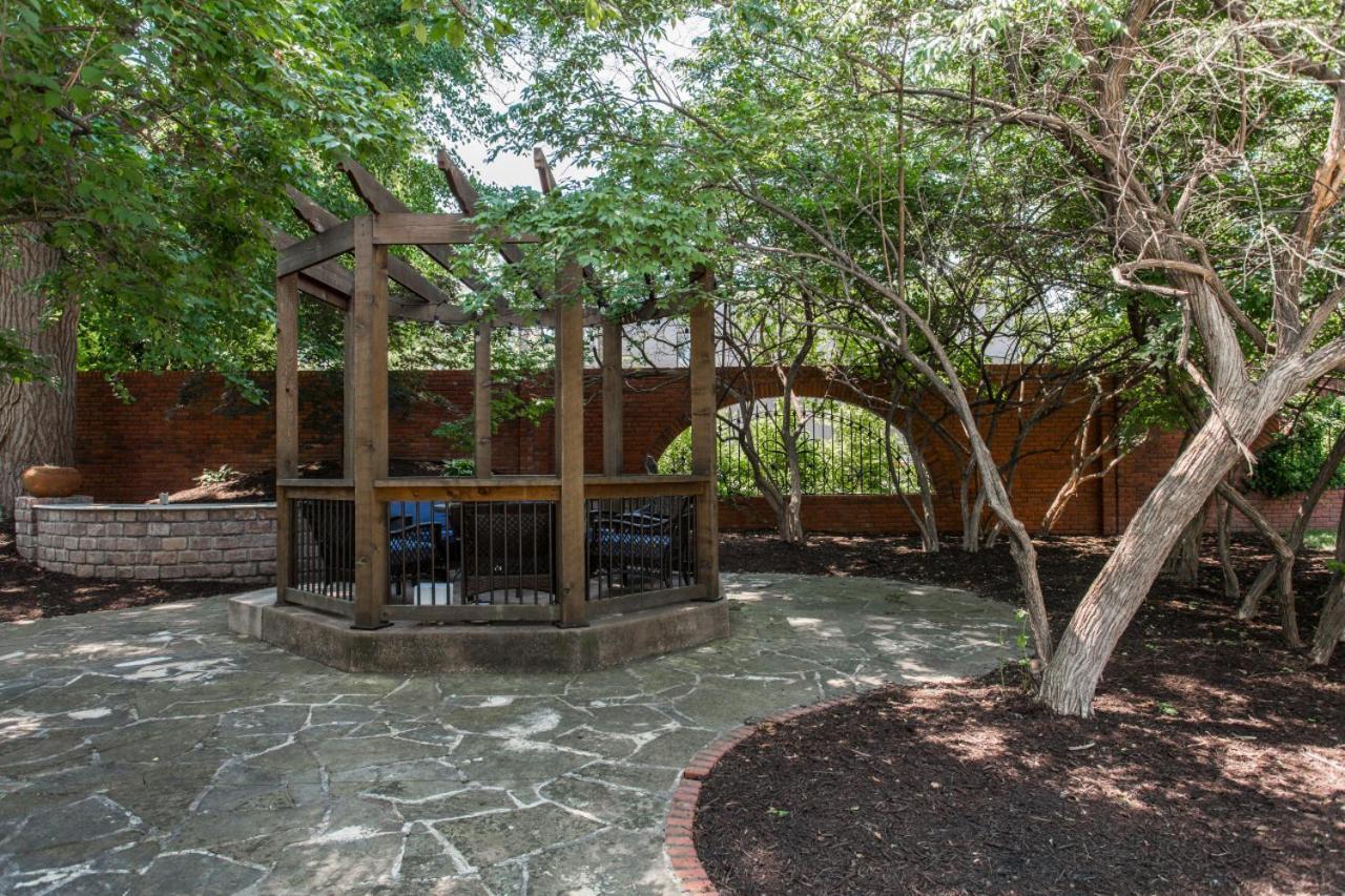 فندق Valentine At Oak Street Mansion كانزاس سيتي المظهر الخارجي الصورة
